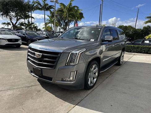 Used 2020 Cadillac Escalade ESV Luxury image 10