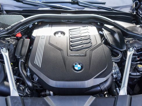 Used 2022 BMW 740i w/ M Sport Package RWD image 23