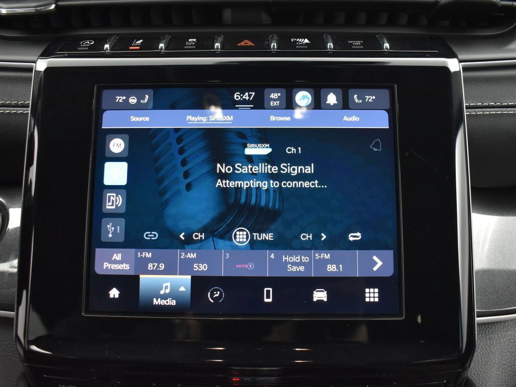Used 2022 Jeep Grand Cherokee L Laredo w/ Luxury Tech Group I AWD/4WD image 13