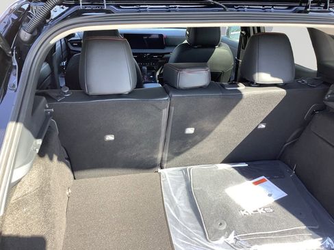 Used 2026 Nissan Kicks SR w/ SR Premium Package image 14