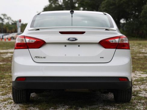 Used 2014 Ford Focus SE FWD image 7