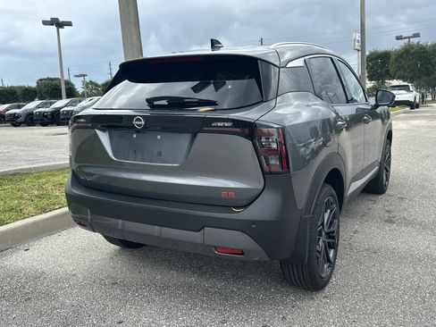 New 2026 Nissan Kicks SR FWD image 7