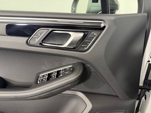 Certified 2026 Porsche Macan Turbo AWD/4WD image 20