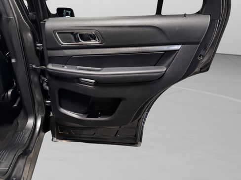 Used 2019 Ford Explorer XLT w/ Equipment Group 202A image 16