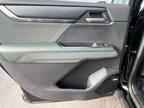 Used 2026 GMC Acadia AT4 w/ Super Cruise Package image 42