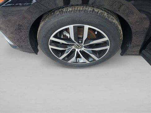 Used 2025 Volkswagen Jetta SE FWD image 23