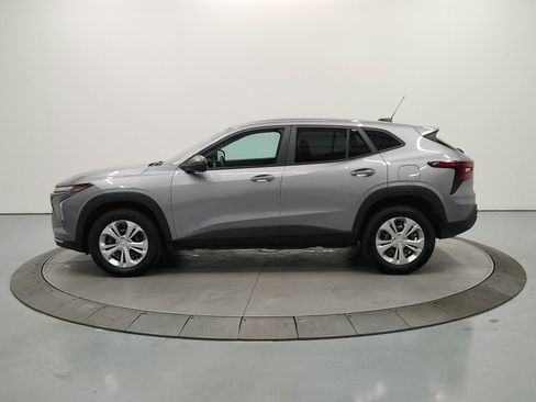 Used 2024 Chevrolet Trax LS w/ Driver Confidence Package FWD image 5
