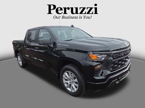 Used 2023 Chevrolet Silverado 1500 Custom image 1