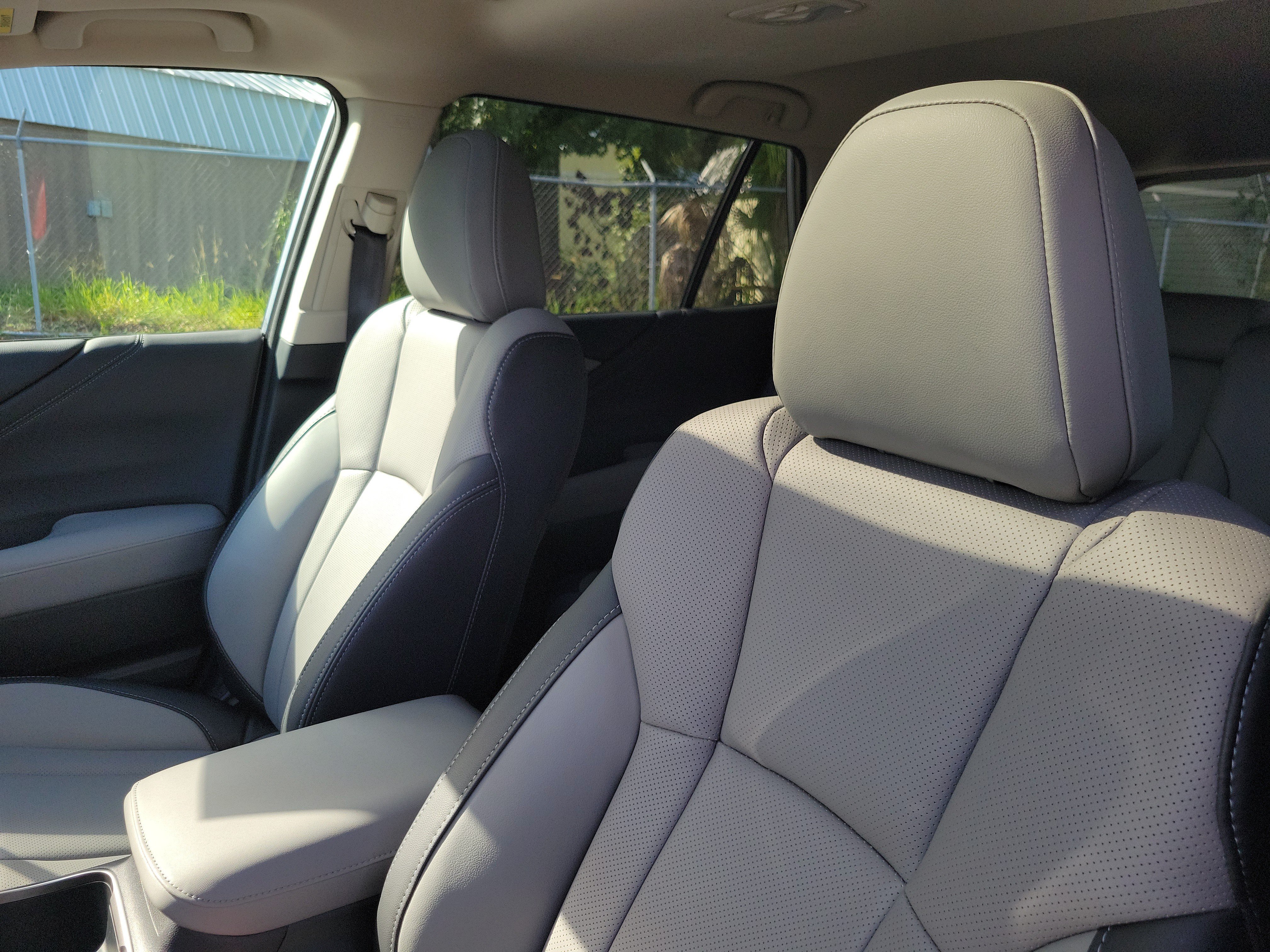 Used 2025 Subaru Outback Limited AWD/4WD image 11
