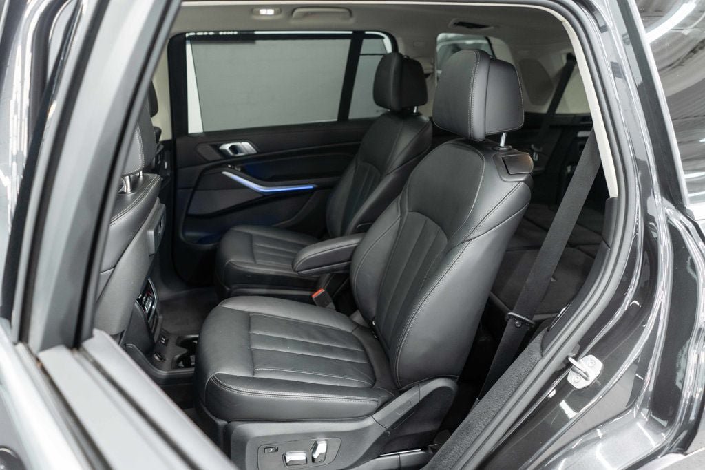 Used 2020 BMW X7 xDrive40i w/ Premium Package AWD/4WD image 13