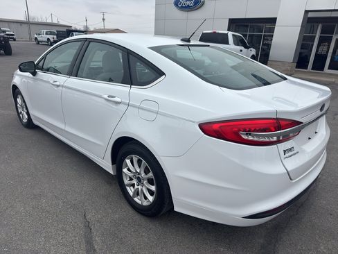 Used 2018 Ford Fusion S image 3