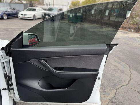 Used 2021 Tesla Model Y Performance AWD/4WD image 29