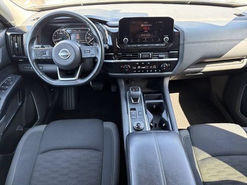 Used 2025 Nissan Pathfinder SV AWD/4WD image 11