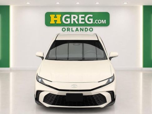 Used 2025 Toyota Camry SE FWD image 4