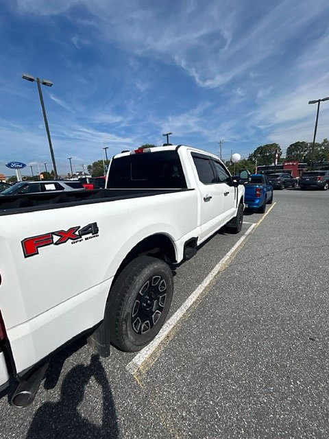 Used 2024 Ford F250 Platinum w/ FX4 Off-Road Package AWD/4WD image 19
