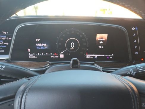 Used 2022 Cadillac Escalade ESV Sport Platinum w/ Heavy-Duty Trailer Package image 13