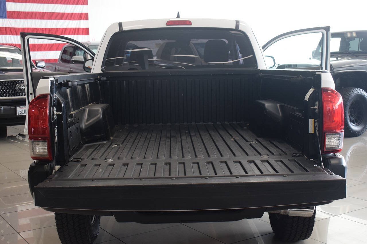 Used 2018 Toyota Tacoma SR RWD image 15