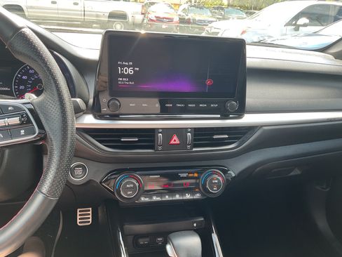 Used 2023 Kia Forte LXS w/ LXS Technology Package FWD image 19