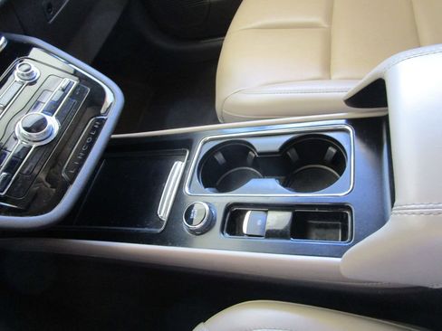 Used 2020 Lincoln Corsair FWD w/ Equipment Group 101A image 27