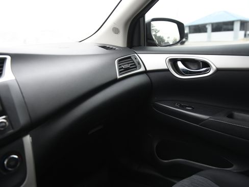 Used 2015 Nissan Sentra SV image 26