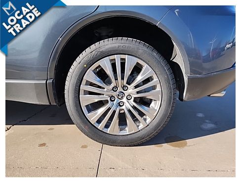 Used 2021 Toyota Venza Limited image 16
