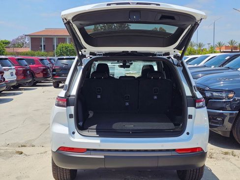 New 2026 Jeep Grand Cherokee Altitude RWD image 7