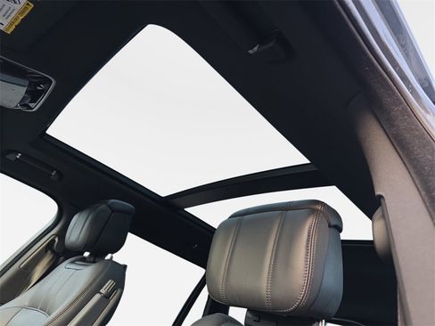 Used 2020 Land Rover Range Rover Long Wheelbase HSE image 35