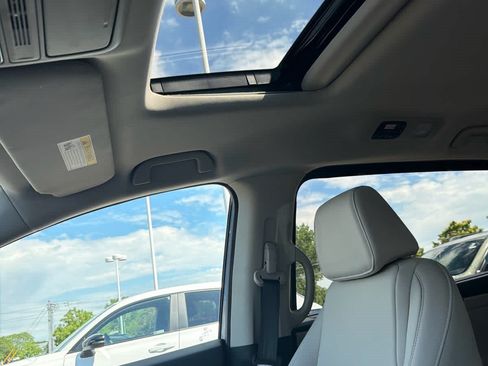 Used 2026 Honda Odyssey EX-L image 2