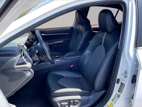 Used 2021 Toyota Camry SE FWD image 25