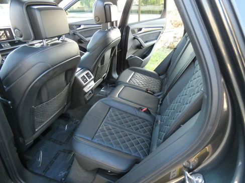 Used 2019 Audi SQ5 Premium Plus w/ Premium Plus Package image 47