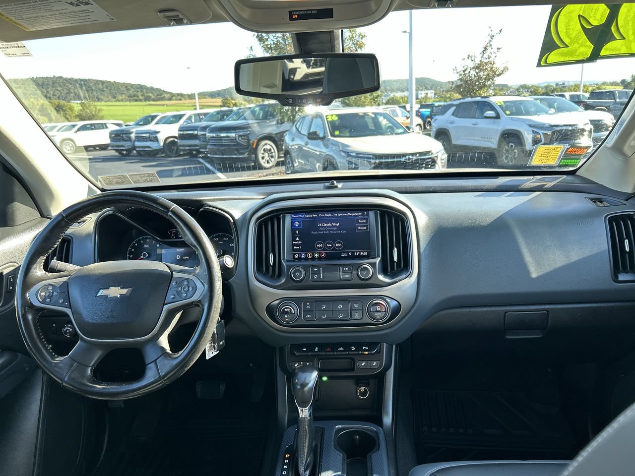 Used 2022 Chevrolet Colorado Z71 AWD/4WD image 18