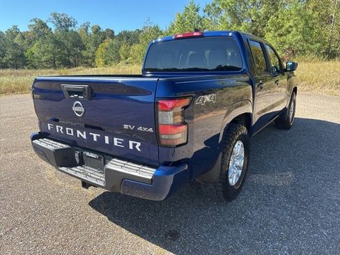 Used 2023 Nissan Frontier SV w/ Tow Package image 3