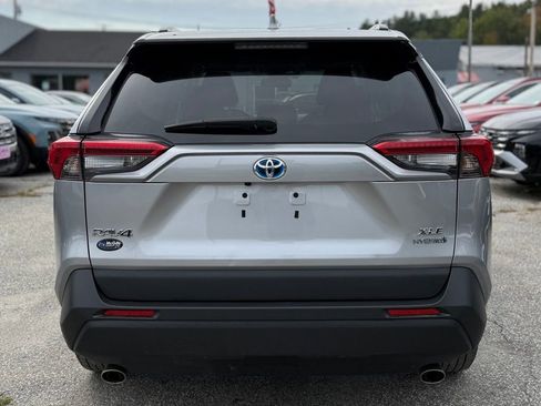 Used 2020 Toyota RAV4 XLE image 4
