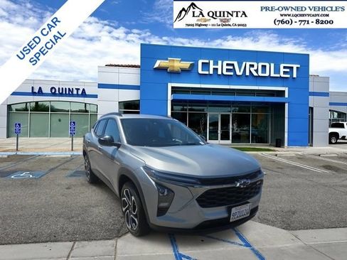Used 2025 Chevrolet Trax RS w/ Driver Confidence Package FWD image 1