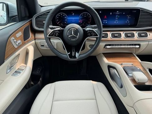 Certified 2024 Mercedes-Benz GLE 350 4MATIC w/ Winter Package image 11