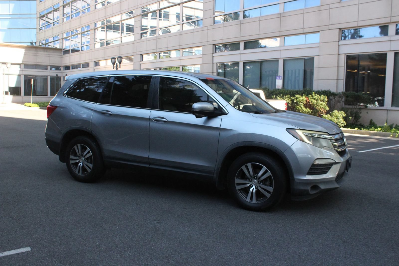 Used 2016 Honda Pilot EX-L image 2