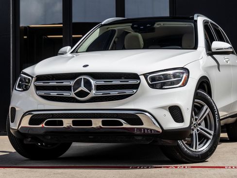 Used 2021 Mercedes-Benz GLC 300 4MATIC w/ Multimedia Package image 3