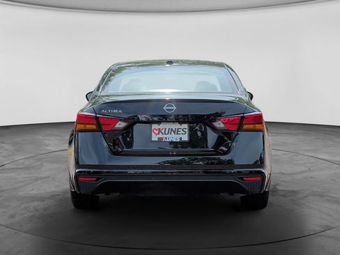 Used 2025 Nissan Altima 2.5 SV FWD image 6