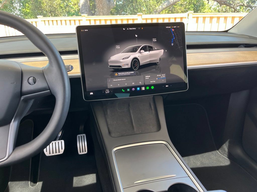 Used 2022 Tesla Model Y Performance AWD/4WD image 32
