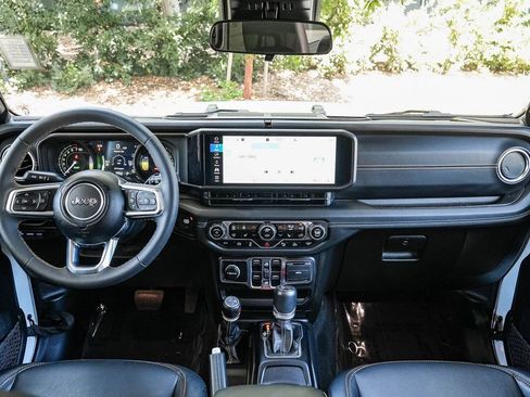 Used 2024 Jeep Wrangler Unlimited Sahara w/ Safety Group AWD/4WD image 12