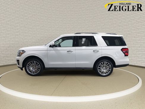 Used 2023 Ford Expedition Limited image 8