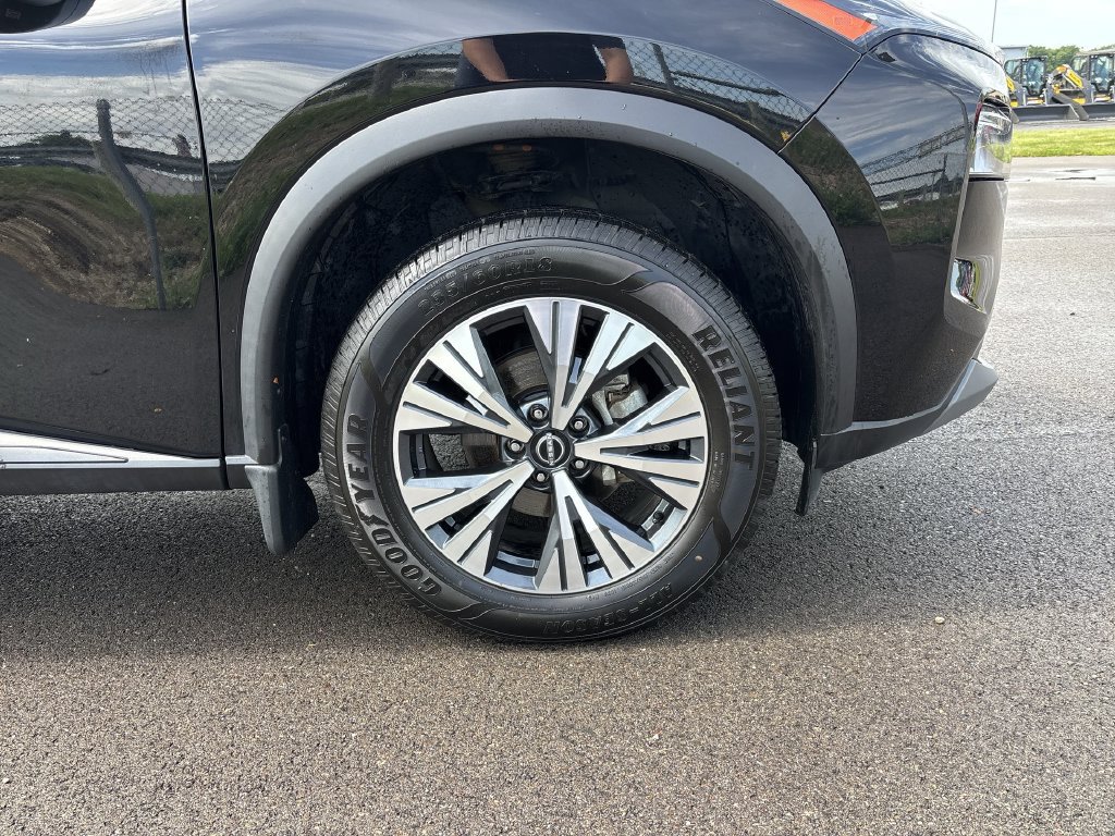 Certified 2023 Nissan Rogue SV FWD image 15