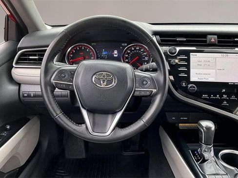 Used 2020 Toyota Camry XSE image 8
