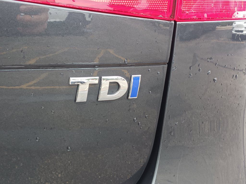 Used 2014 Volkswagen Touareg Sport AWD/4WD image 10