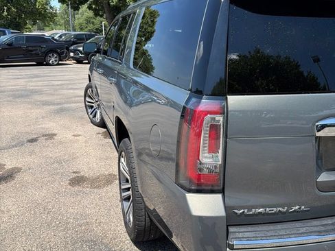 Used 2018 GMC Yukon XL Denali w/ Denali Ultimate Package AWD/4WD image 7