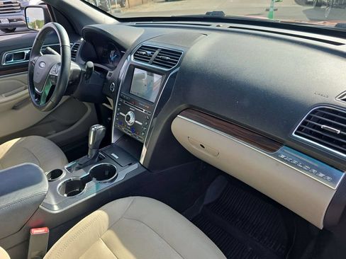 Used 2018 Ford Explorer Limited w/ Equipment Group 301A FWD image 35