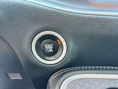 Used 2015 Dodge Challenger R/T Plus RWD image 28
