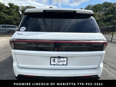 New 2025 Lincoln Navigator L Reserve w/ Jet Appearance Package image 6