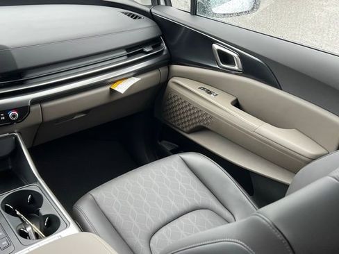 New 2026 Kia Carnival LXS FWD image 19