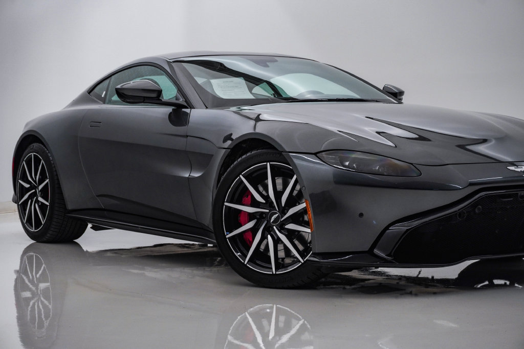 Used 2019 Aston Martin V8 Vantage Coupe RWD image 2